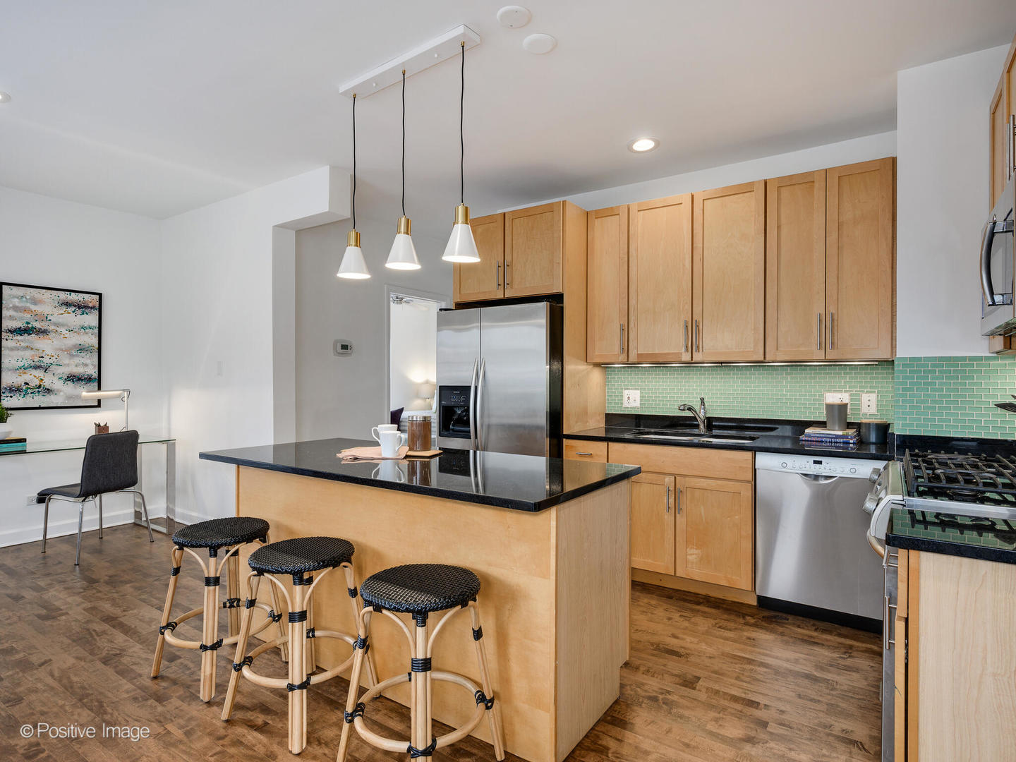 1702 N Artesian Avenue Unit: 2W