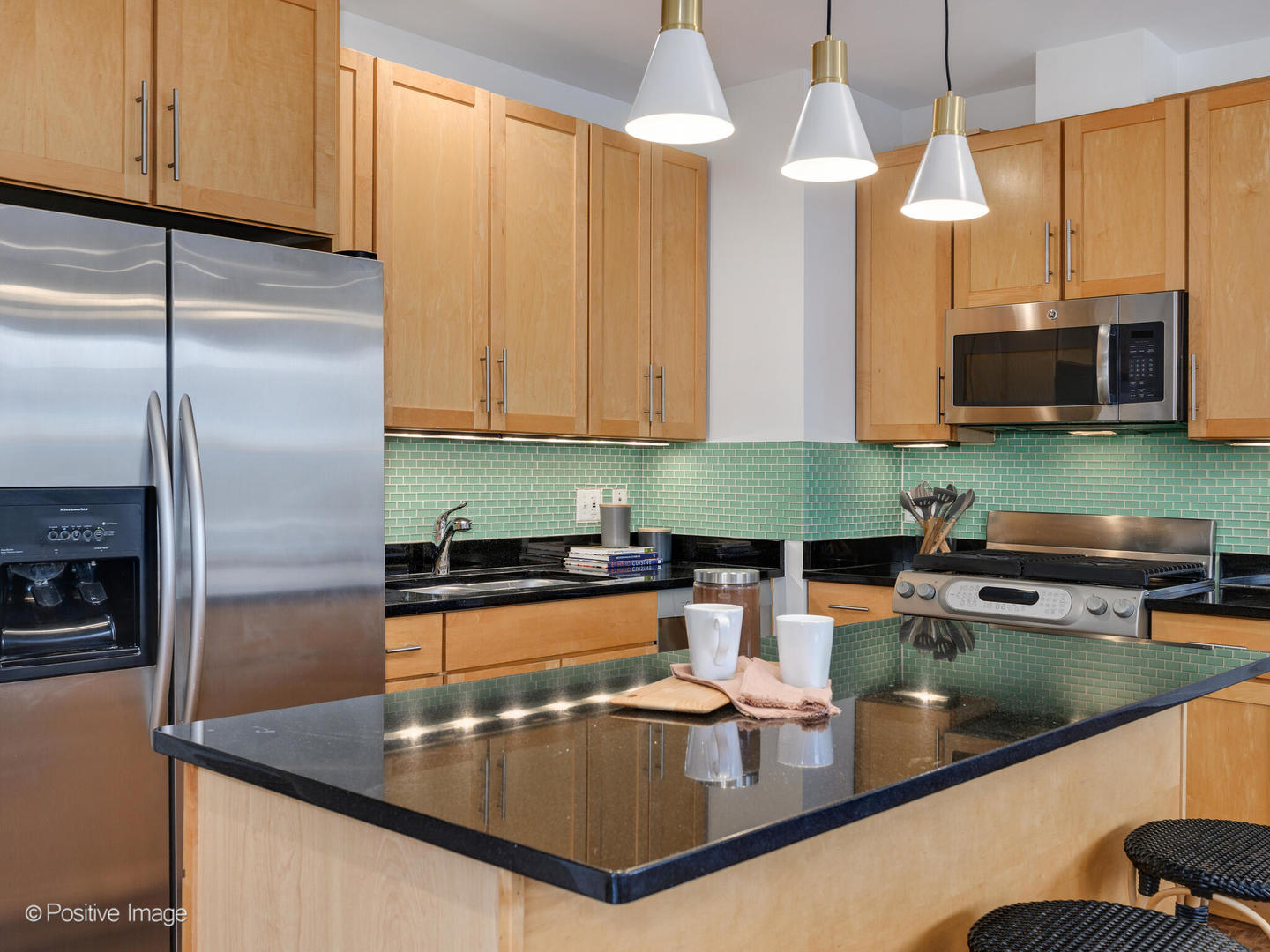 1702 N Artesian Avenue Unit: 2W