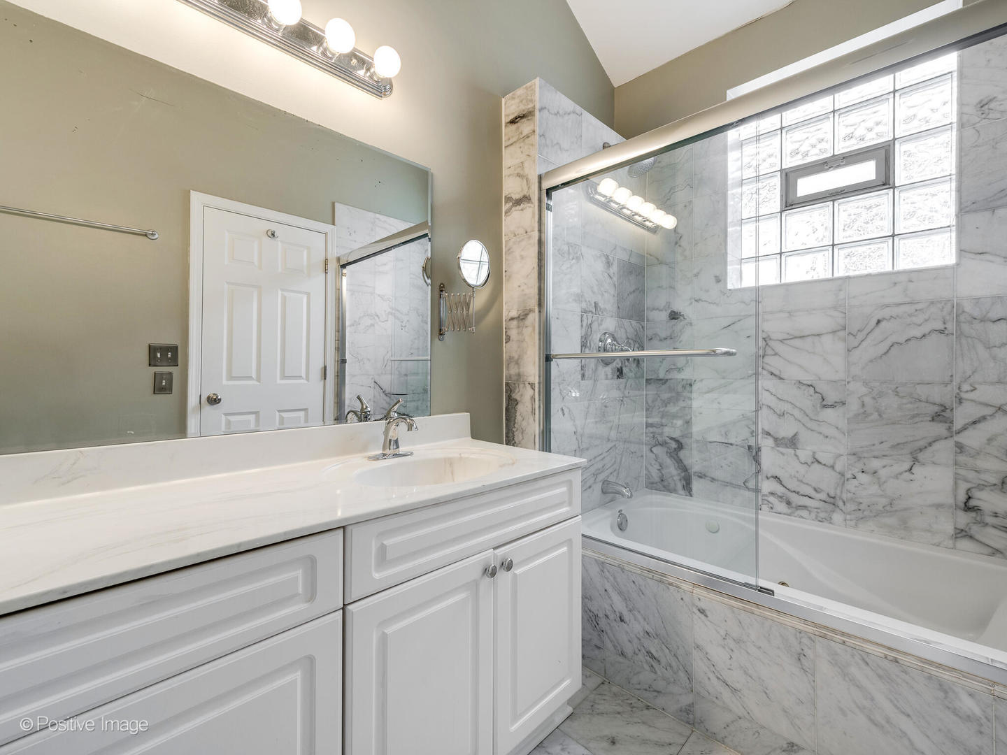 2406 W Flournoy Street Unit: 4