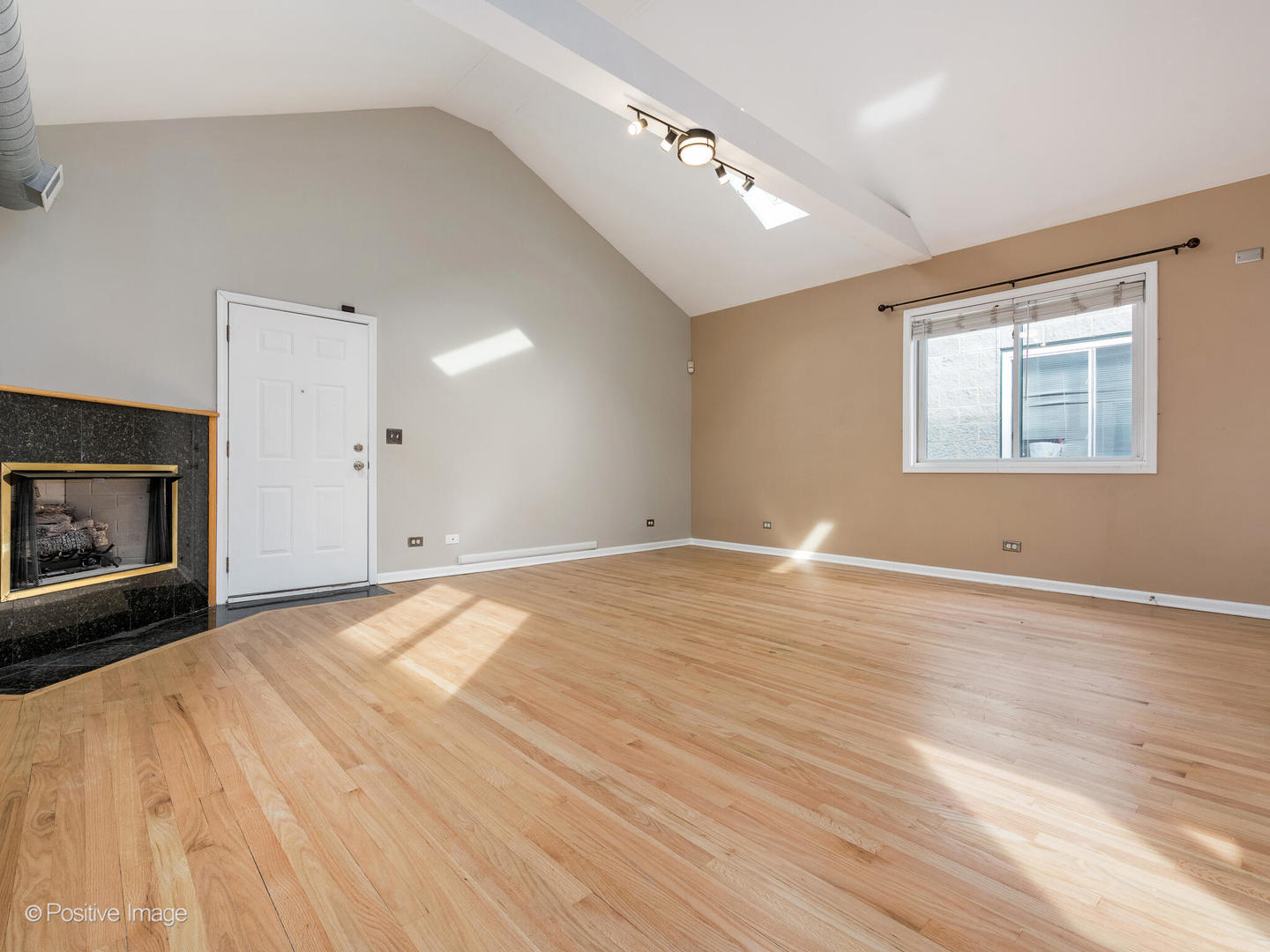 2406 W Flournoy Street Unit: 4