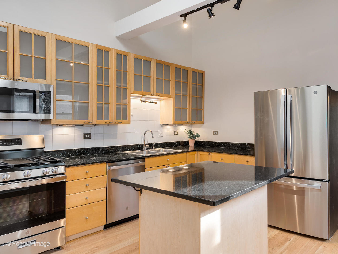 2406 W Flournoy Street Unit: 4