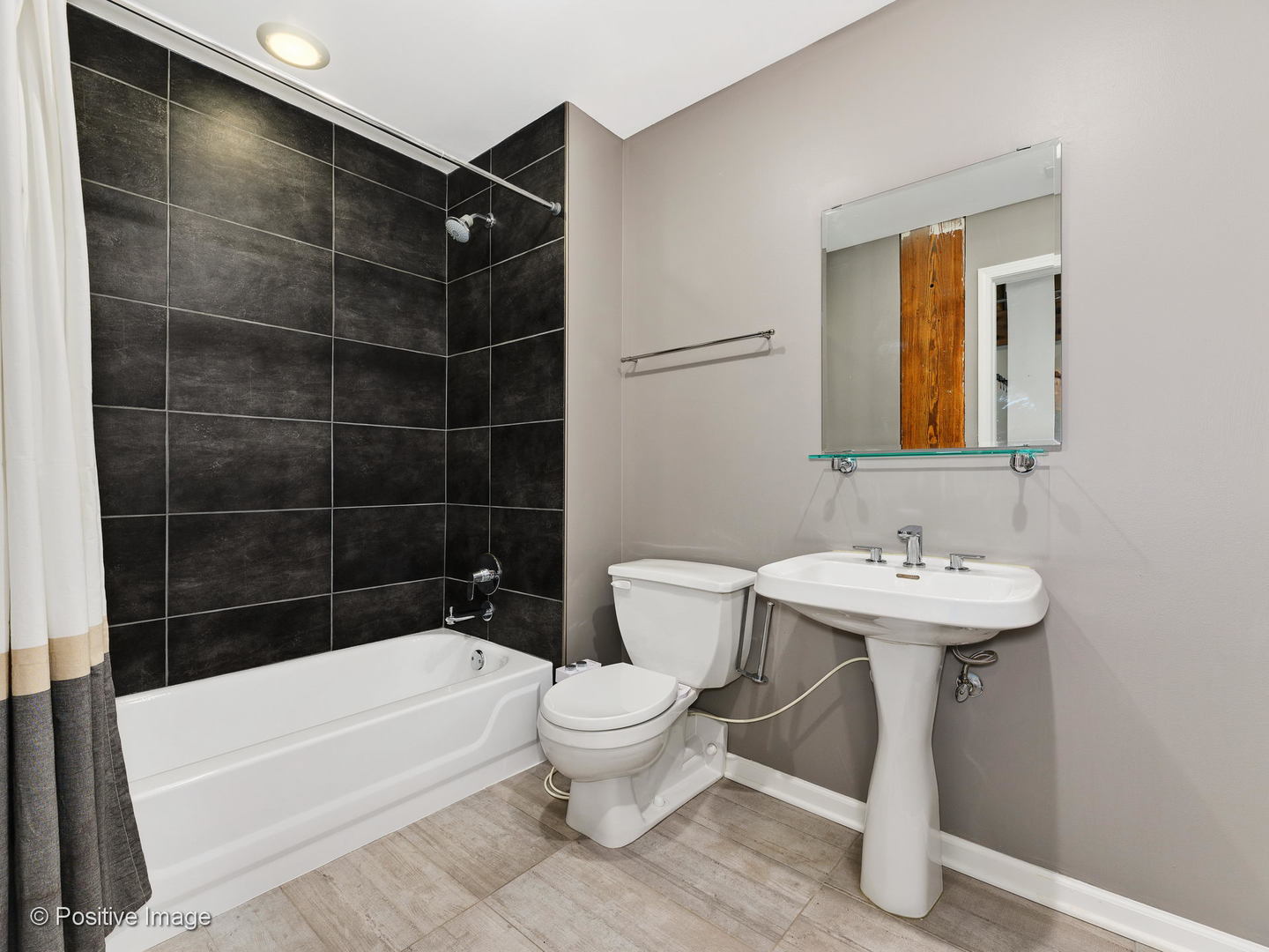 14 N Peoria Street Unit: 4D