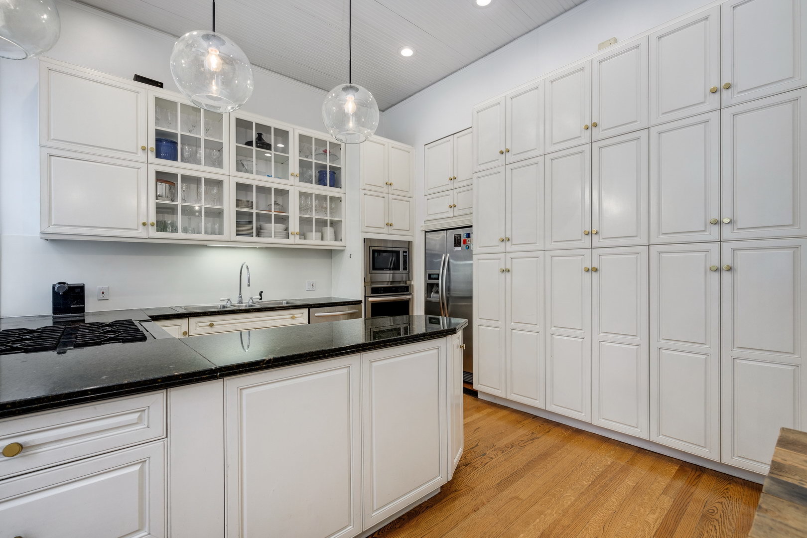 121 W DELAWARE Place