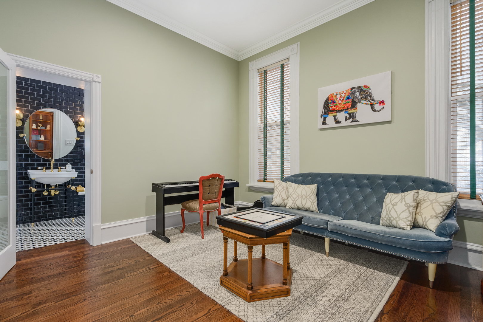 121 W DELAWARE Place