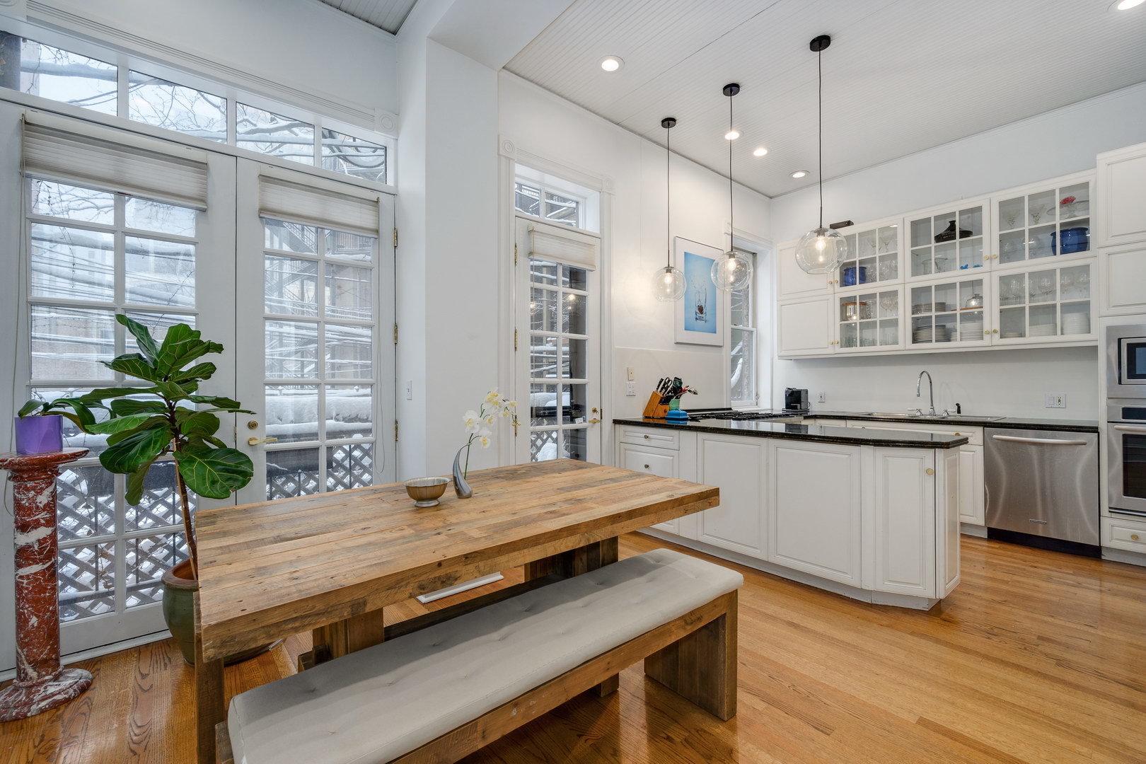 121 W DELAWARE Place