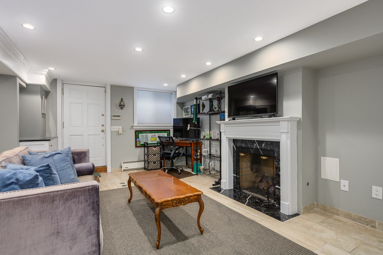 121 W DELAWARE Place