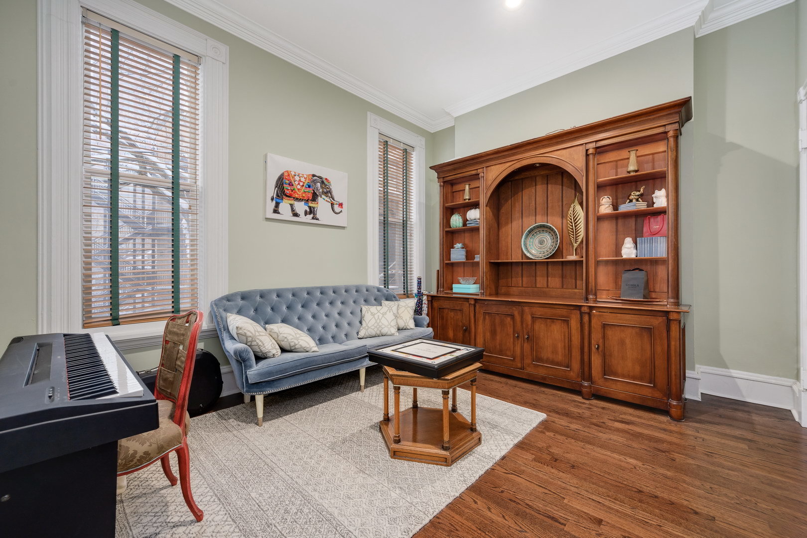 121 W DELAWARE Place