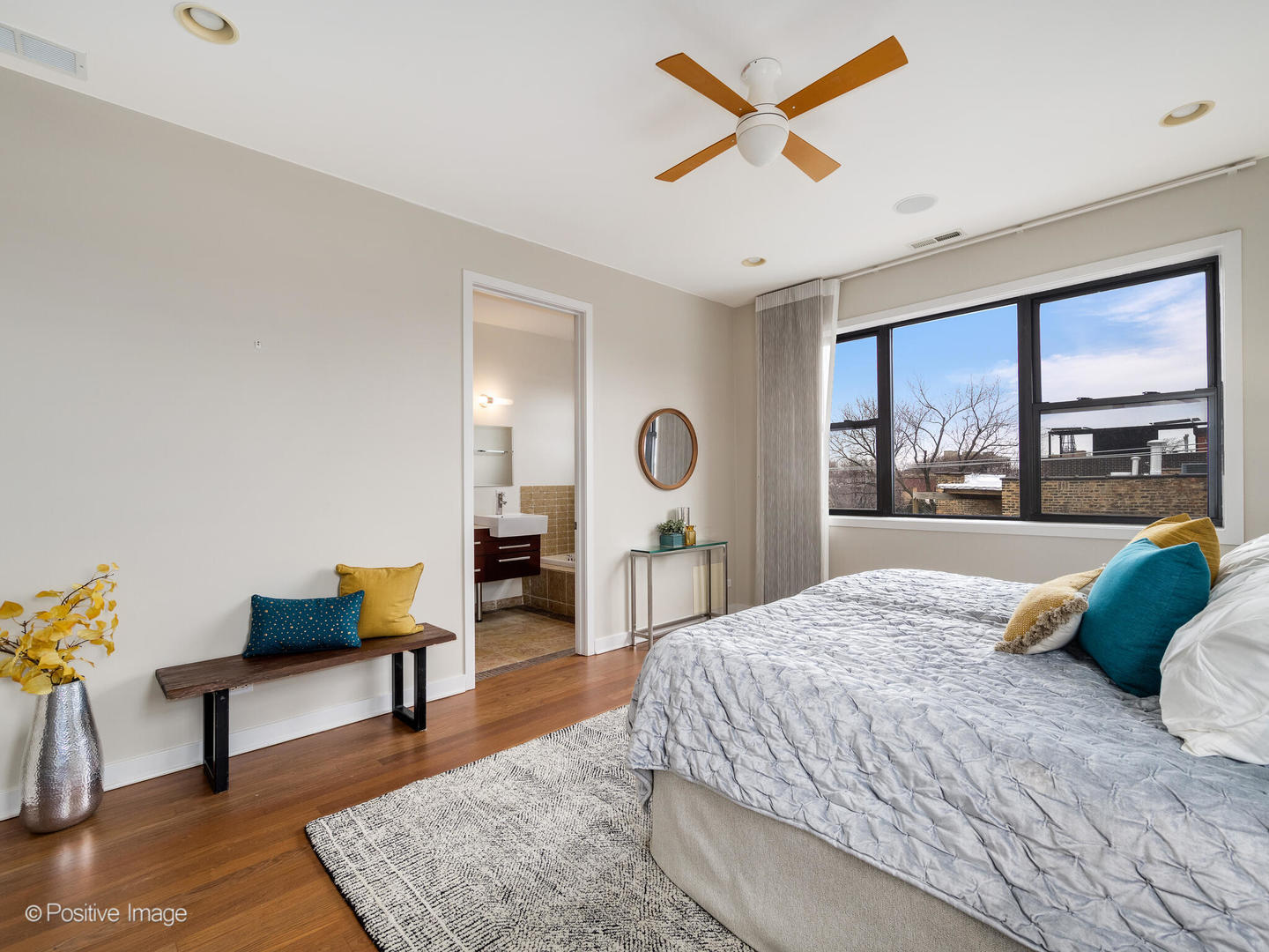 2852 N Halsted Street Unit: 4N