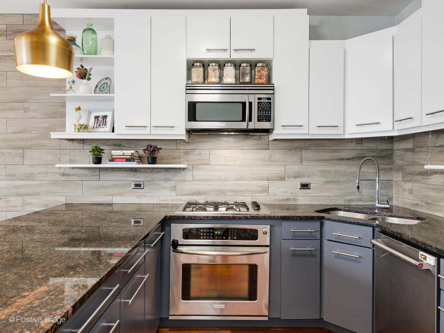 852 N Ashland Avenue Unit: 1