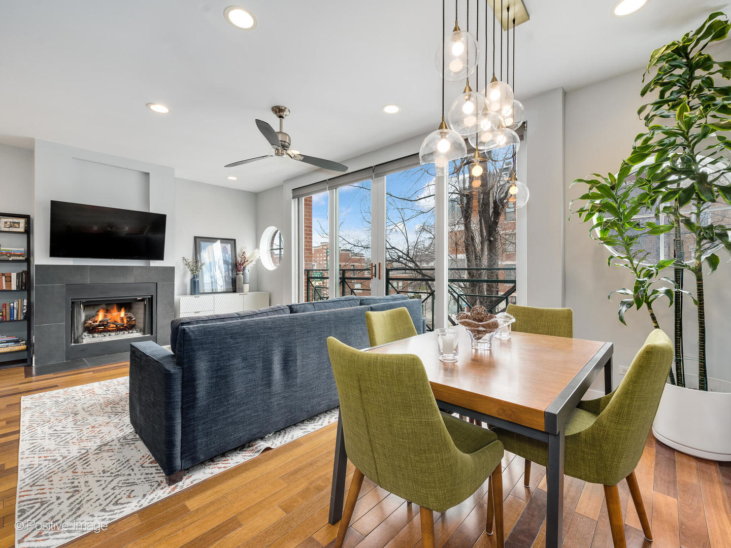 852 N Ashland Avenue Unit: 1