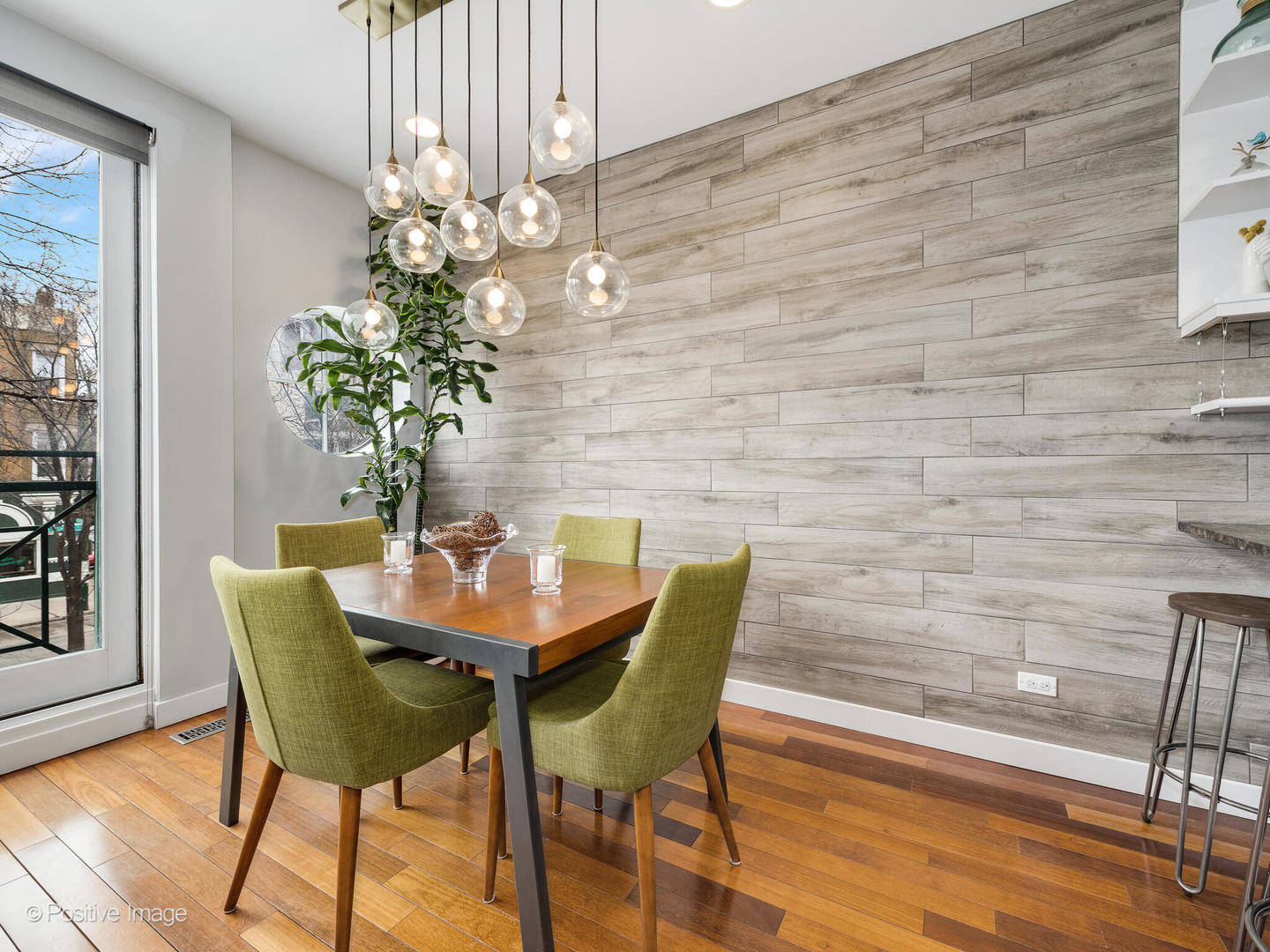 852 N Ashland Avenue Unit: 1
