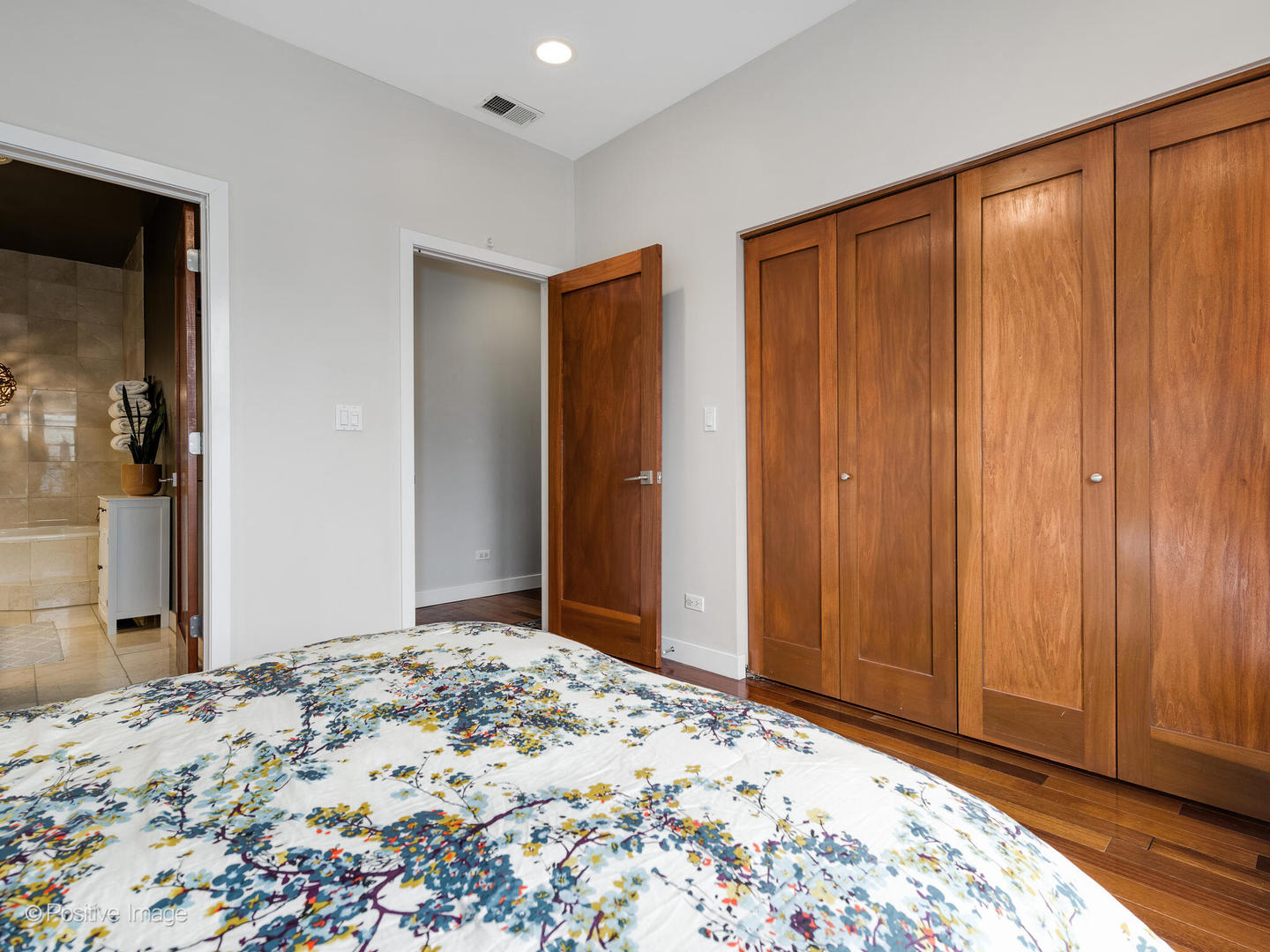 852 N Ashland Avenue Unit: 1