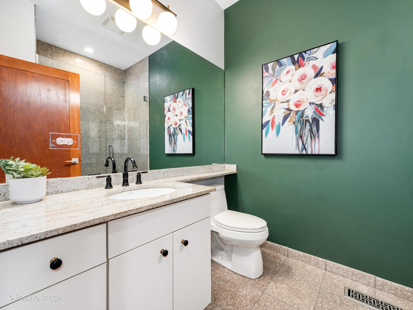 852 N Ashland Avenue Unit: 1