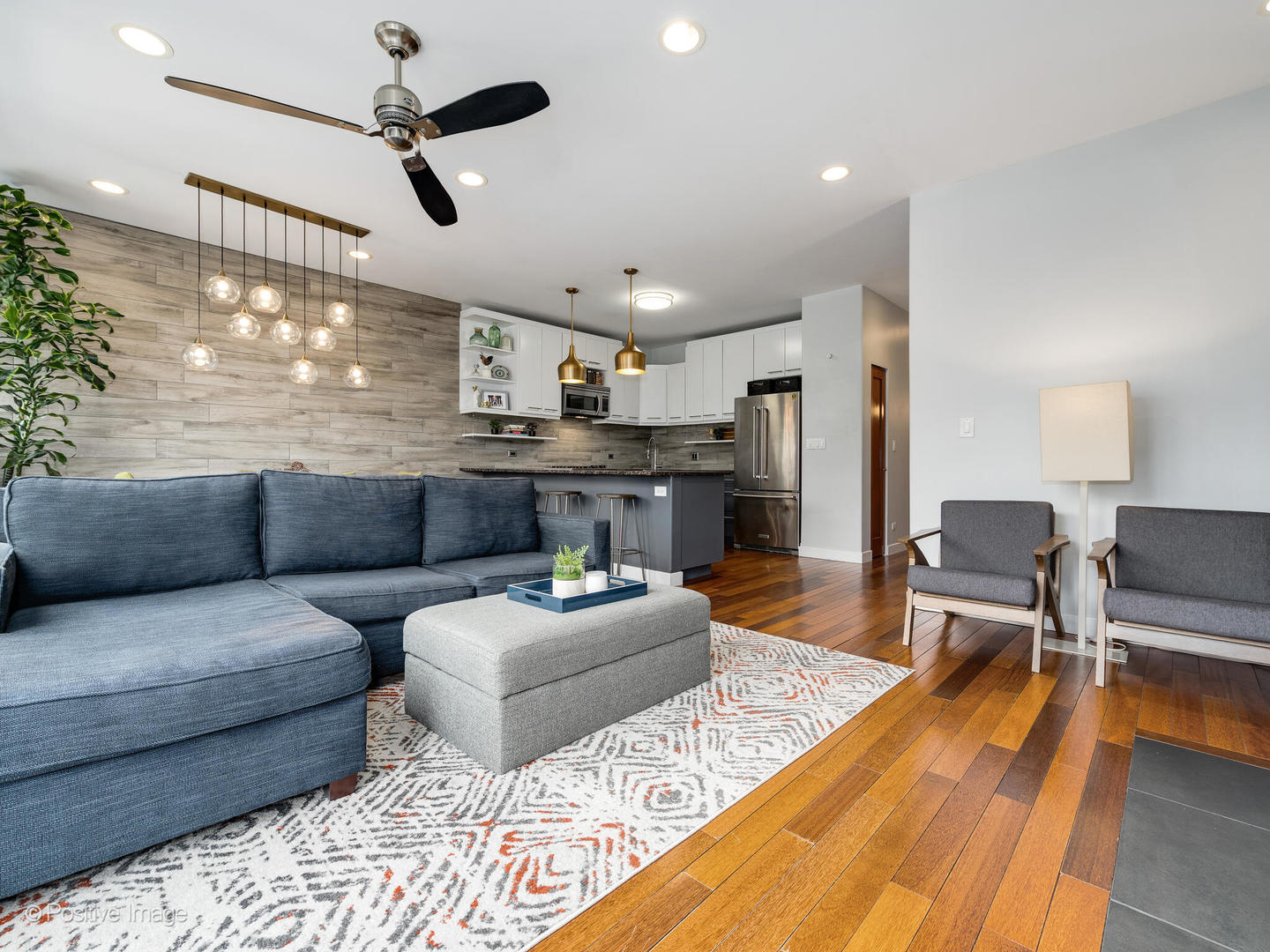 852 N Ashland Avenue Unit: 1