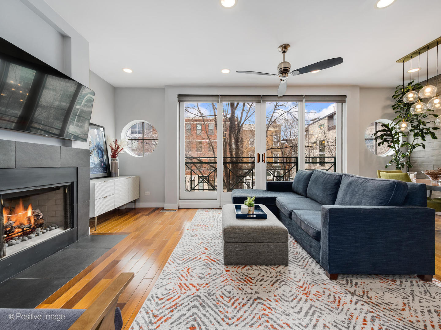 852 N Ashland Avenue Unit: 1