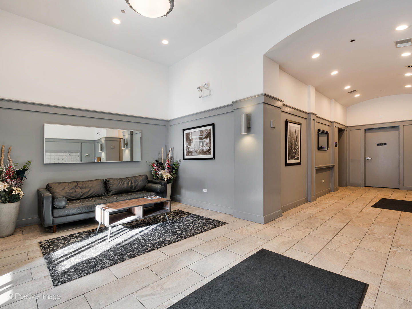 3631 N Halsted Street Unit: 404