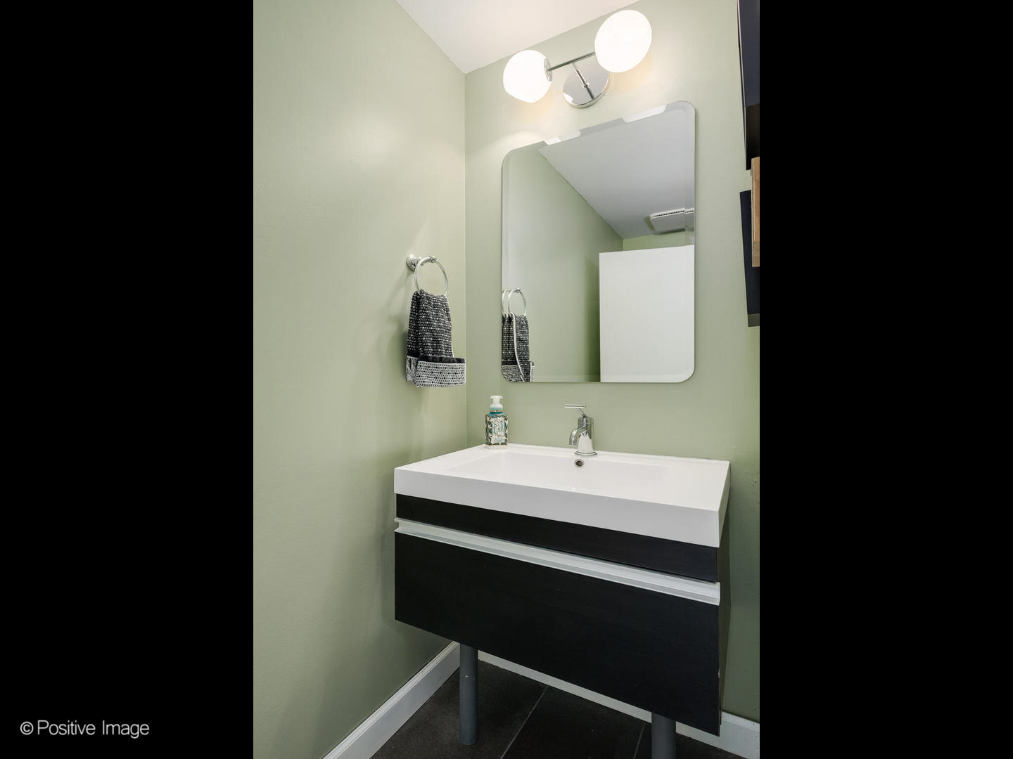 3631 N Halsted Street Unit: 404