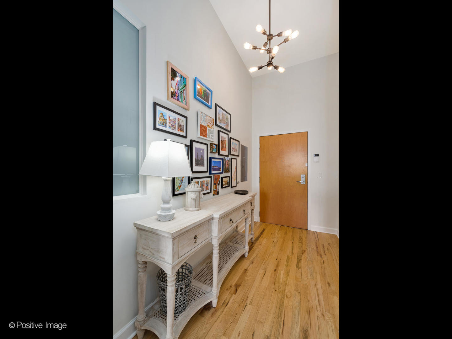 3631 N Halsted Street Unit: 404