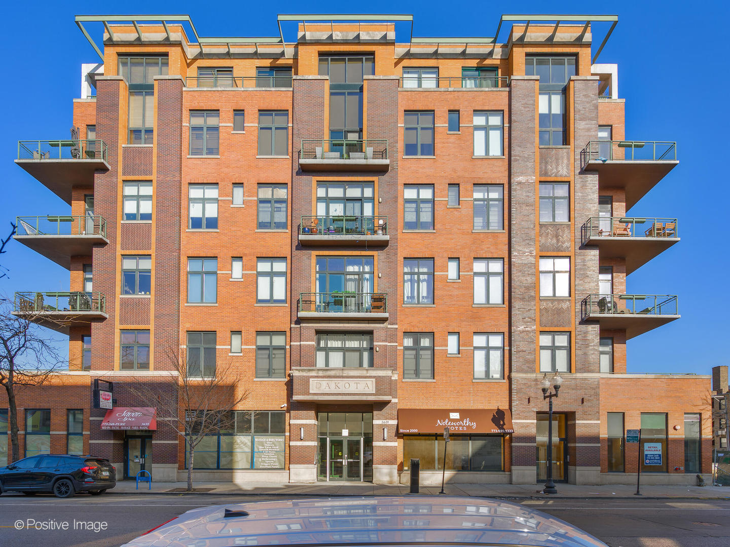 3631 N Halsted Street Unit: 404