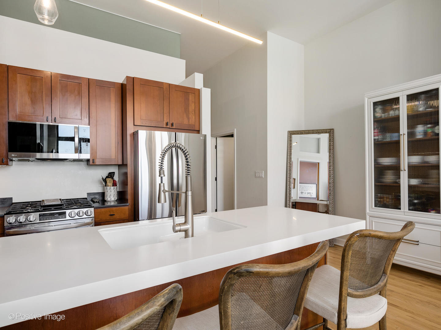 3631 N Halsted Street Unit: 404