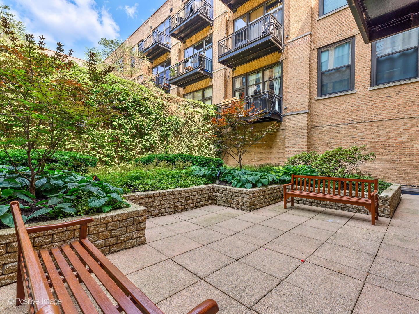 1040 W ADAMS Street Unit: 350