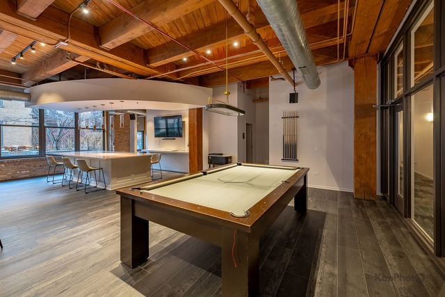 1040 W ADAMS Street Unit: 350