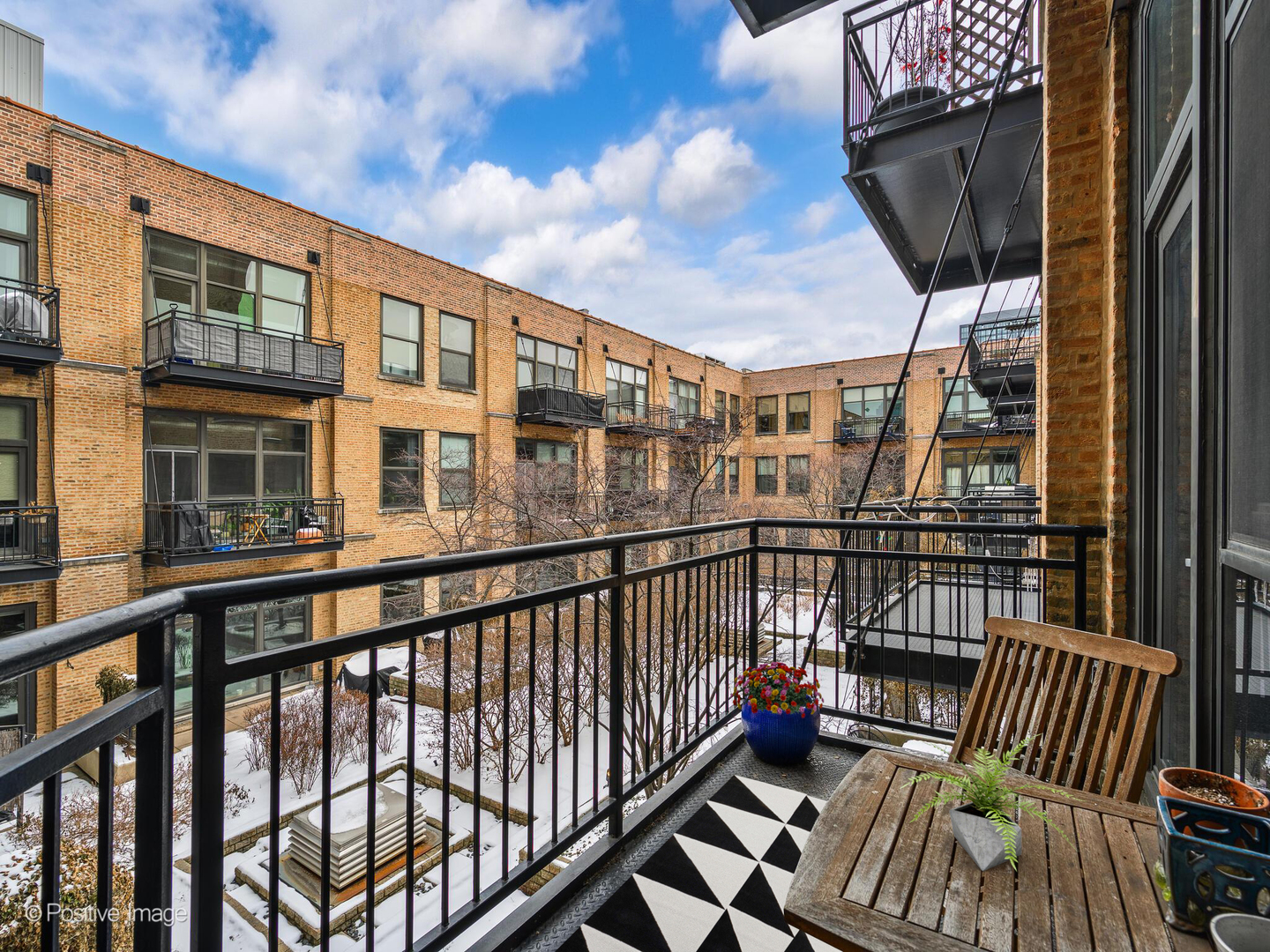 1040 W ADAMS Street Unit: 350