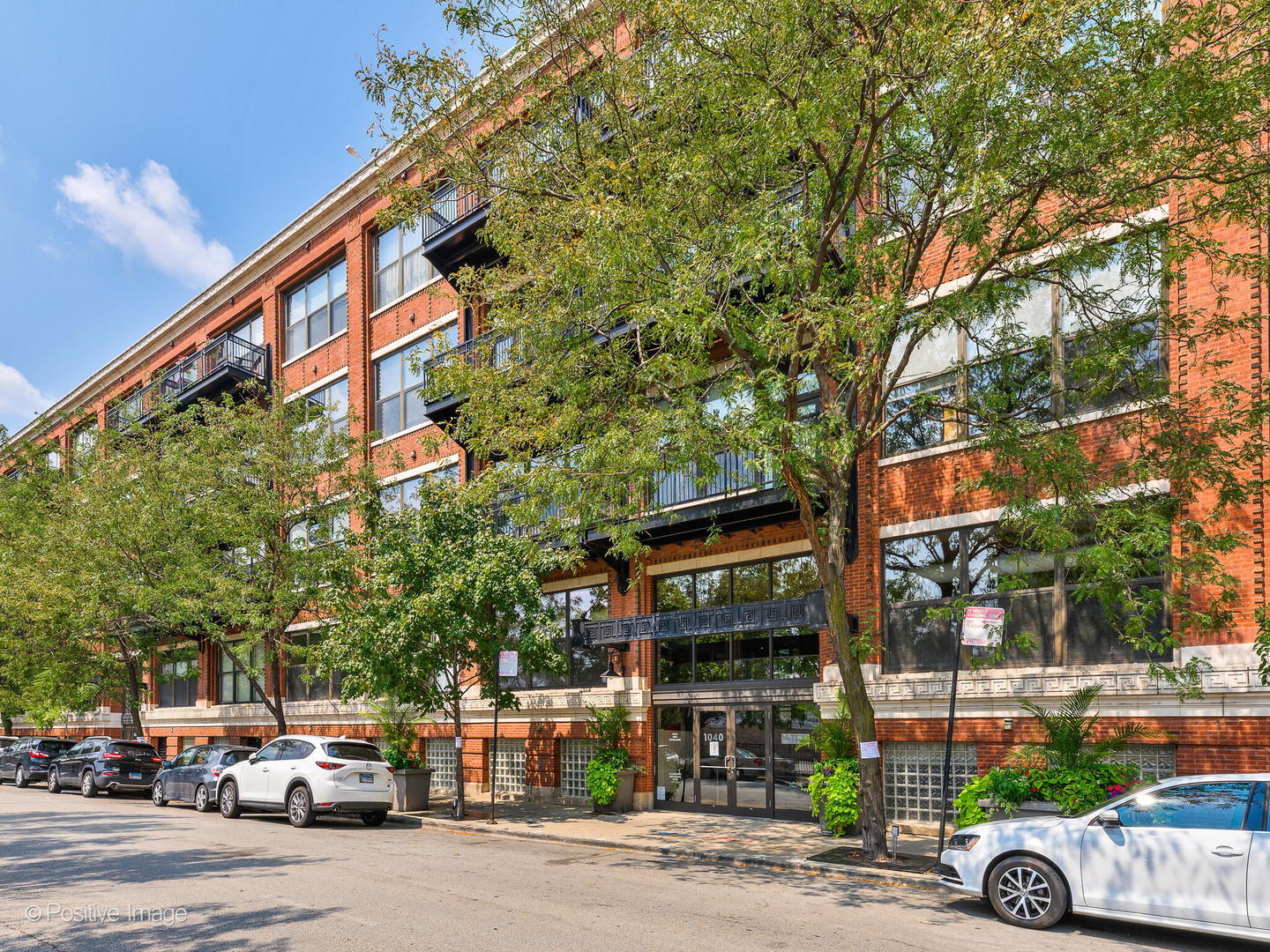 1040 W ADAMS Street Unit: 350