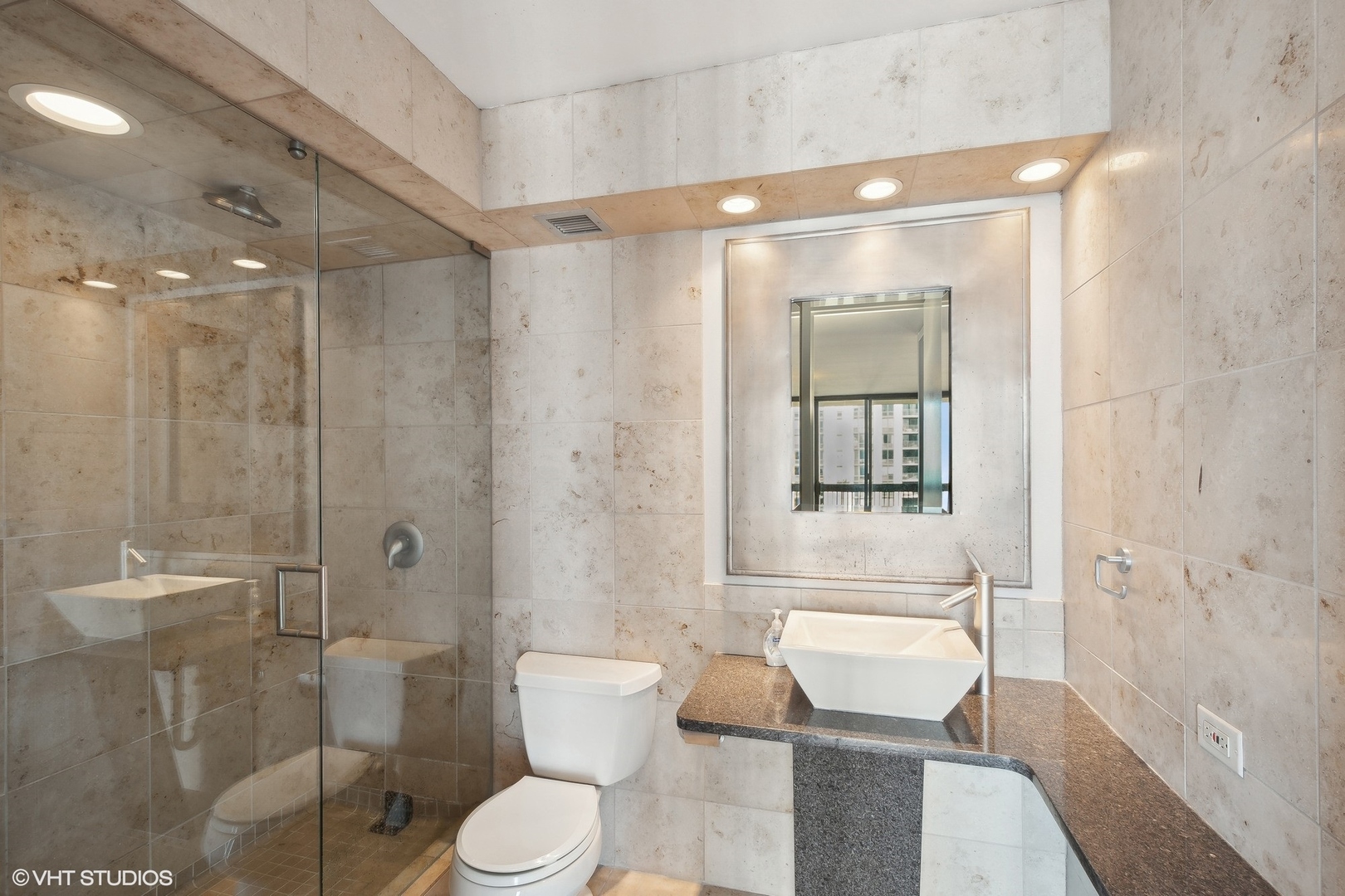 1660 N La Salle Drive Unit: 2912