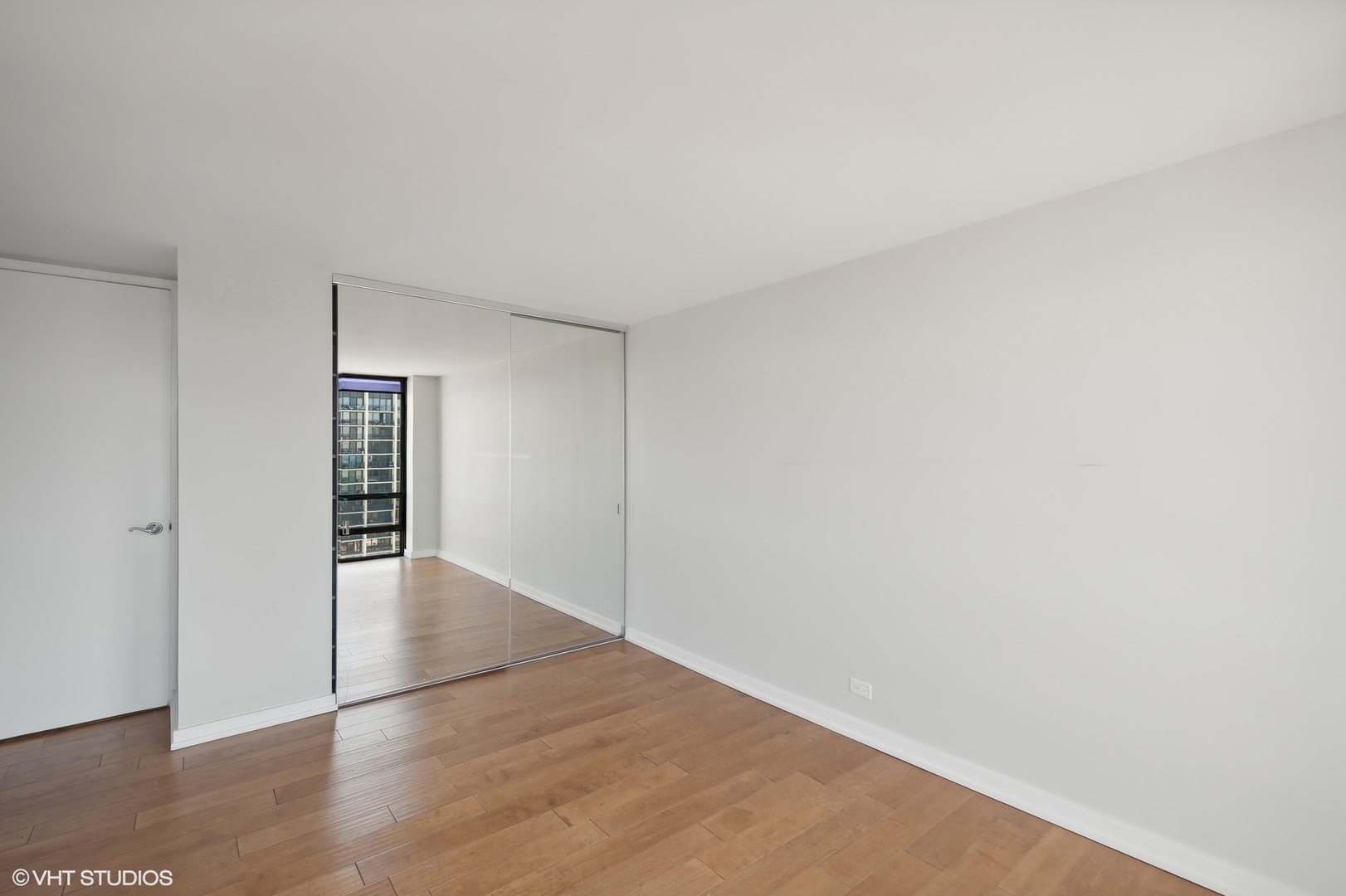 1660 N La Salle Drive Unit: 2912