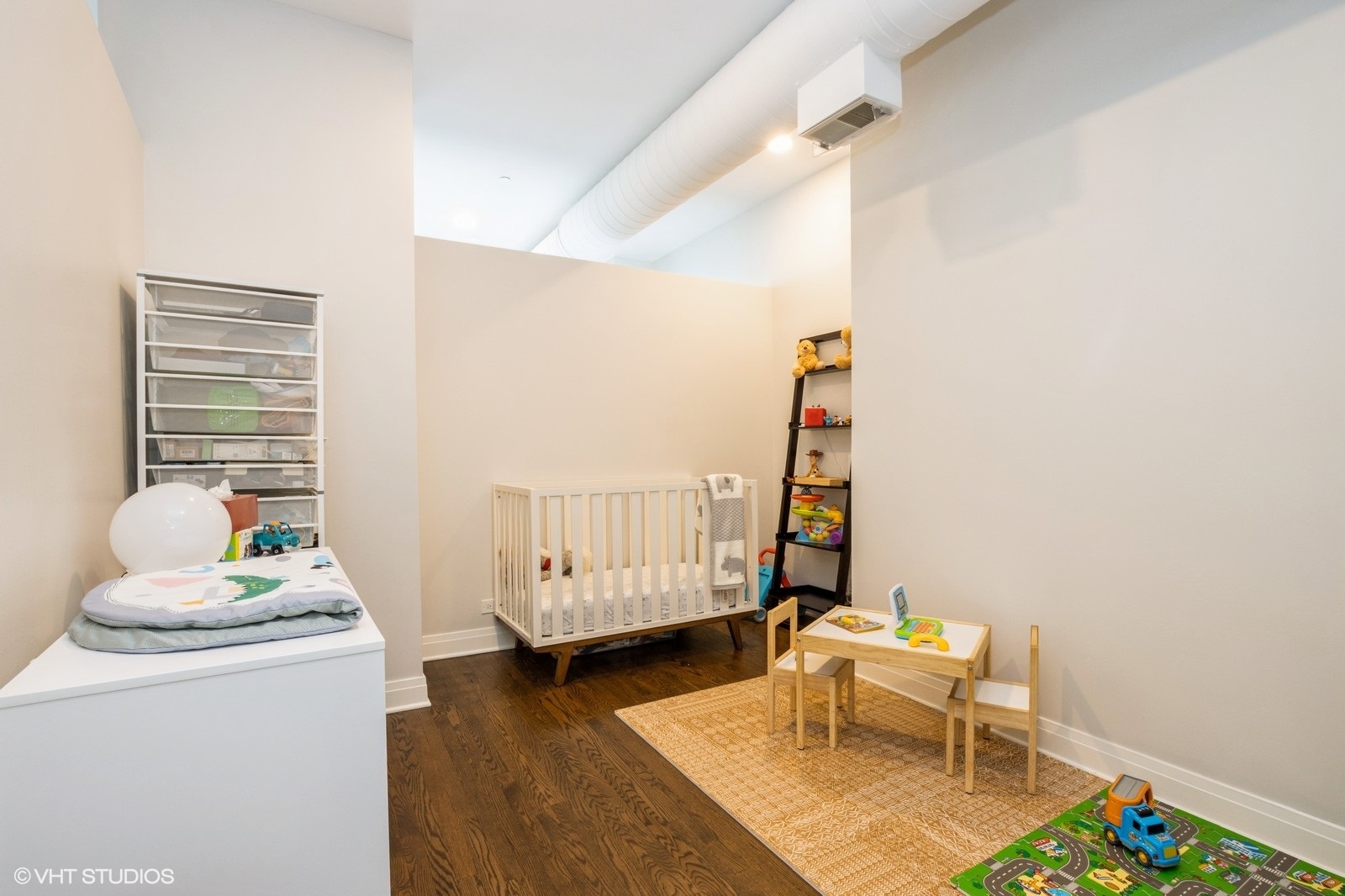 910 S Michigan Avenue Unit: 1002