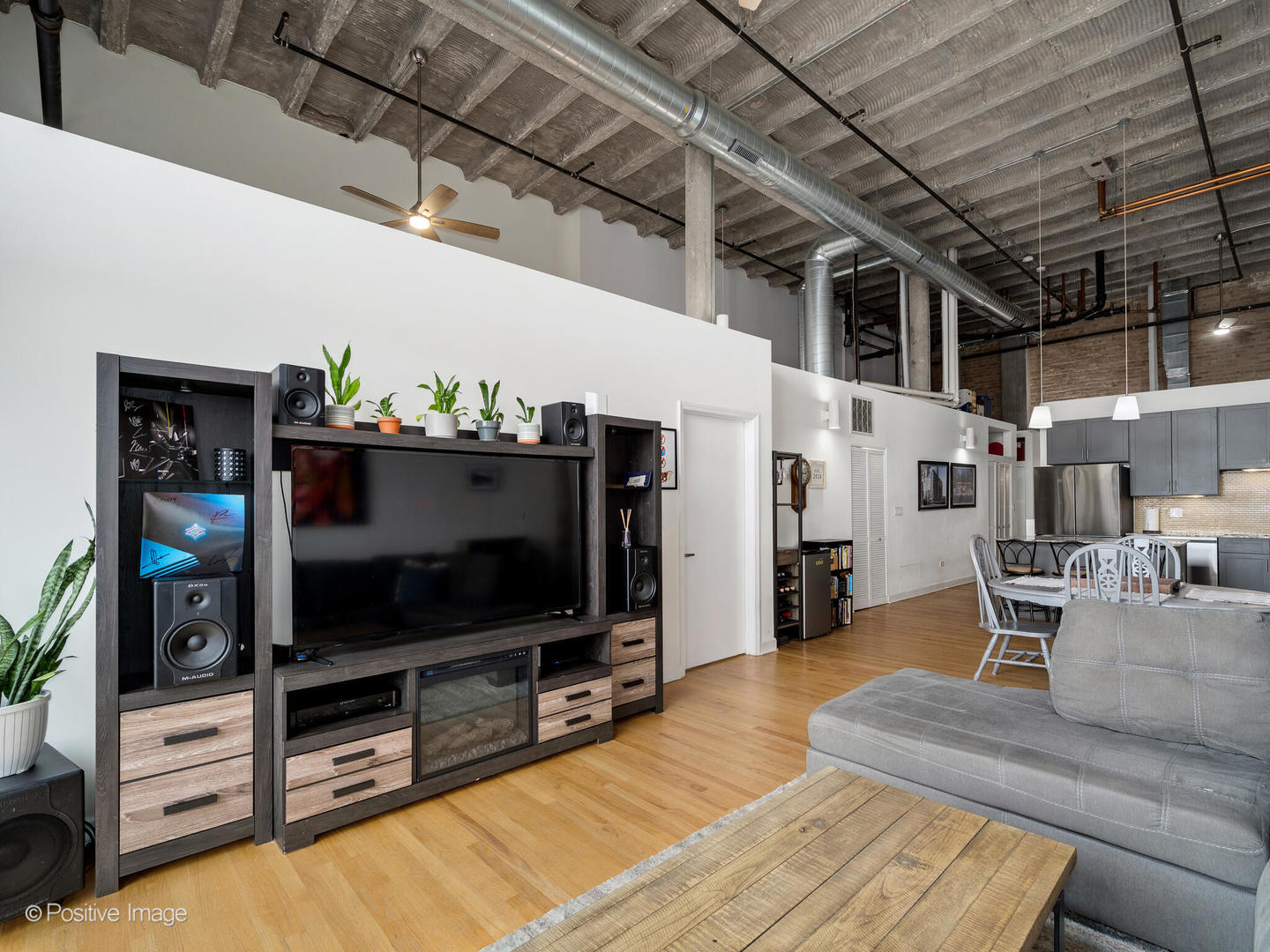 2545 S Dearborn Street Unit: 611