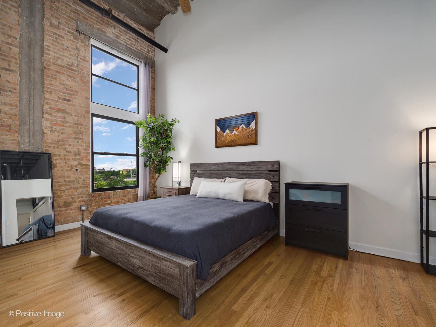 2545 S Dearborn Street Unit: 611