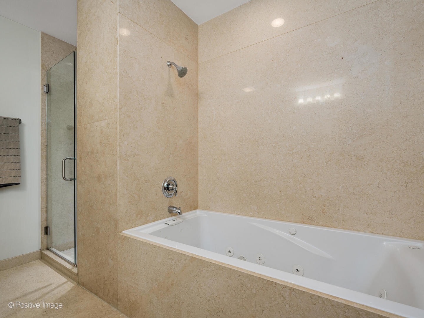 2545 S Dearborn Street Unit: 611