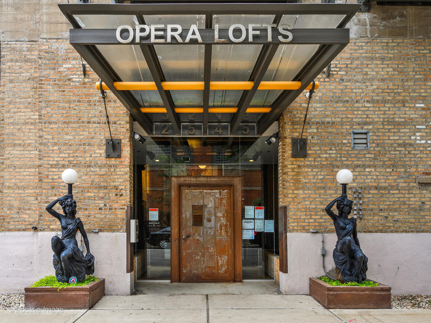 2545 S Dearborn Street Unit: 611