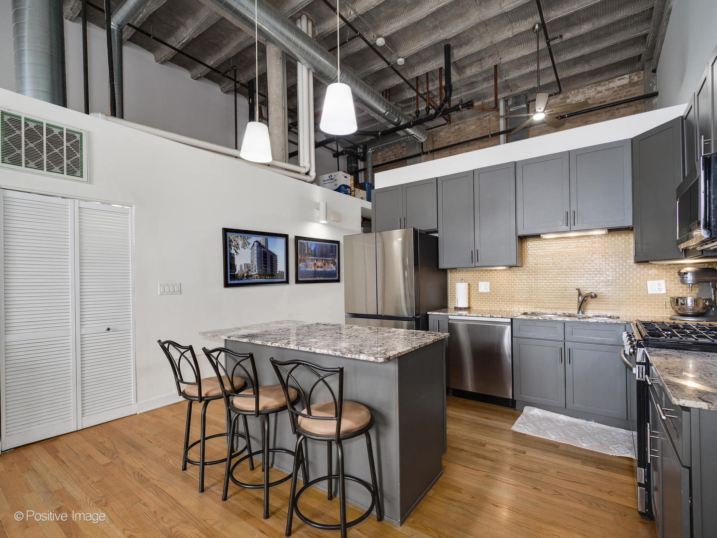 2545 S Dearborn Street Unit: 611