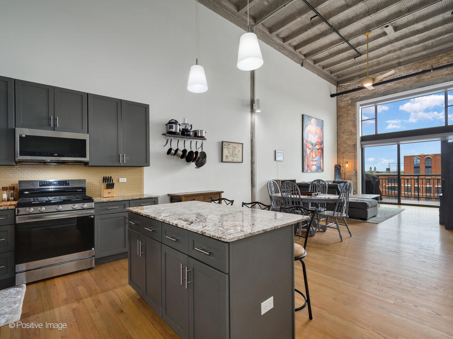 2545 S Dearborn Street Unit: 611