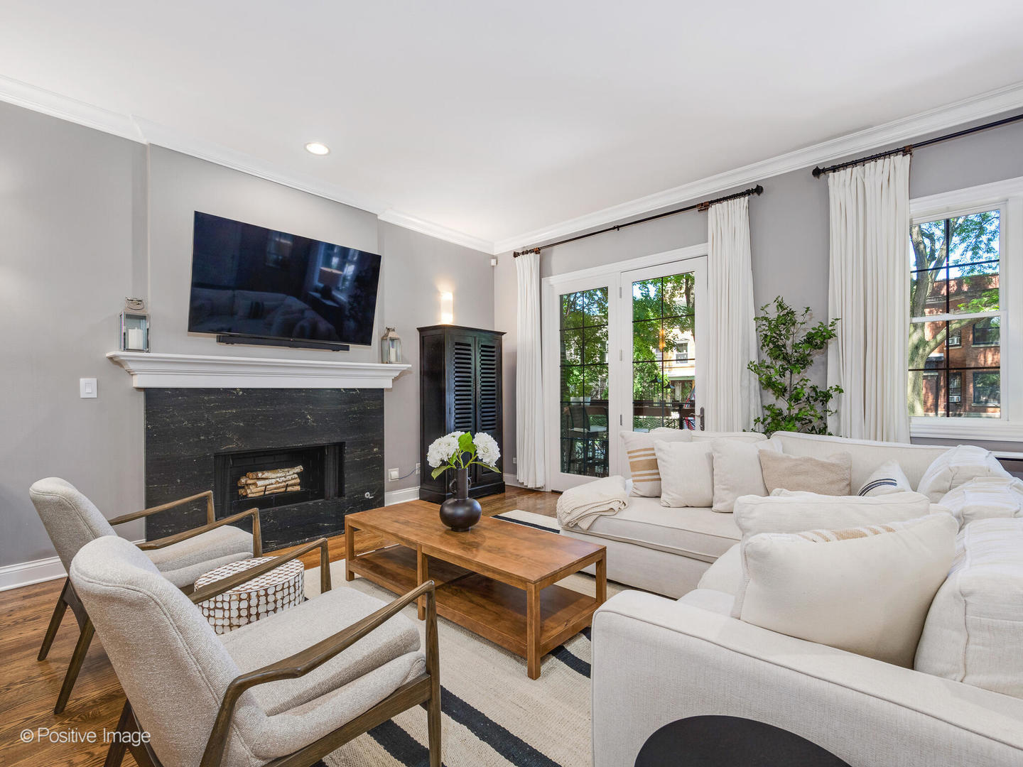 1313 W Carmen Avenue Unit: 1N