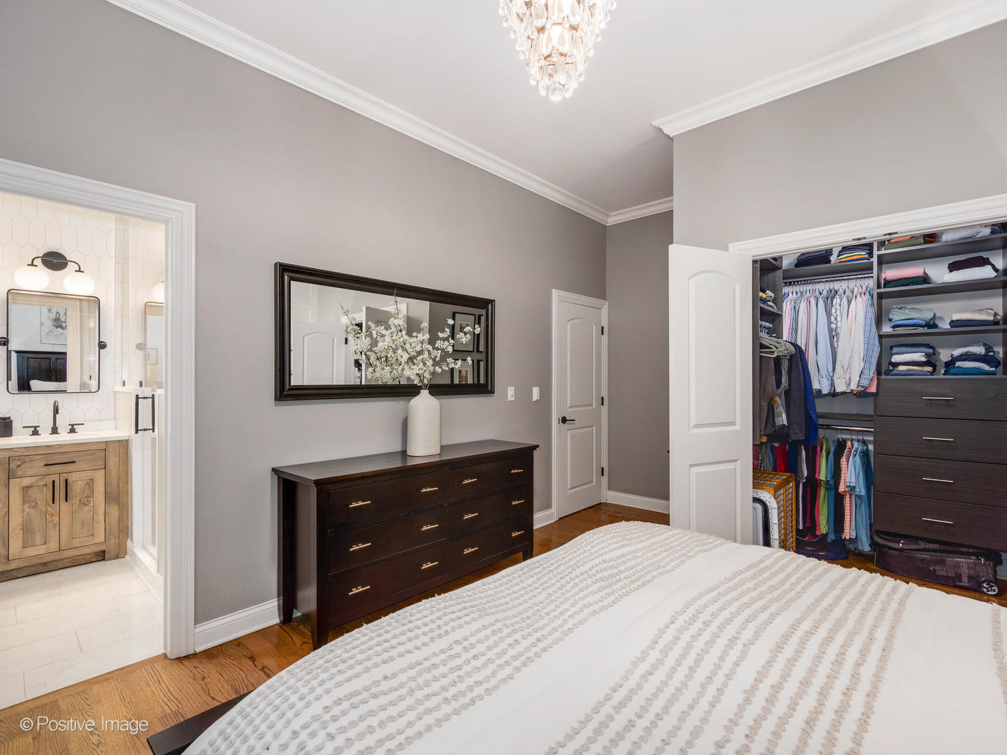 1313 W Carmen Avenue Unit: 1N