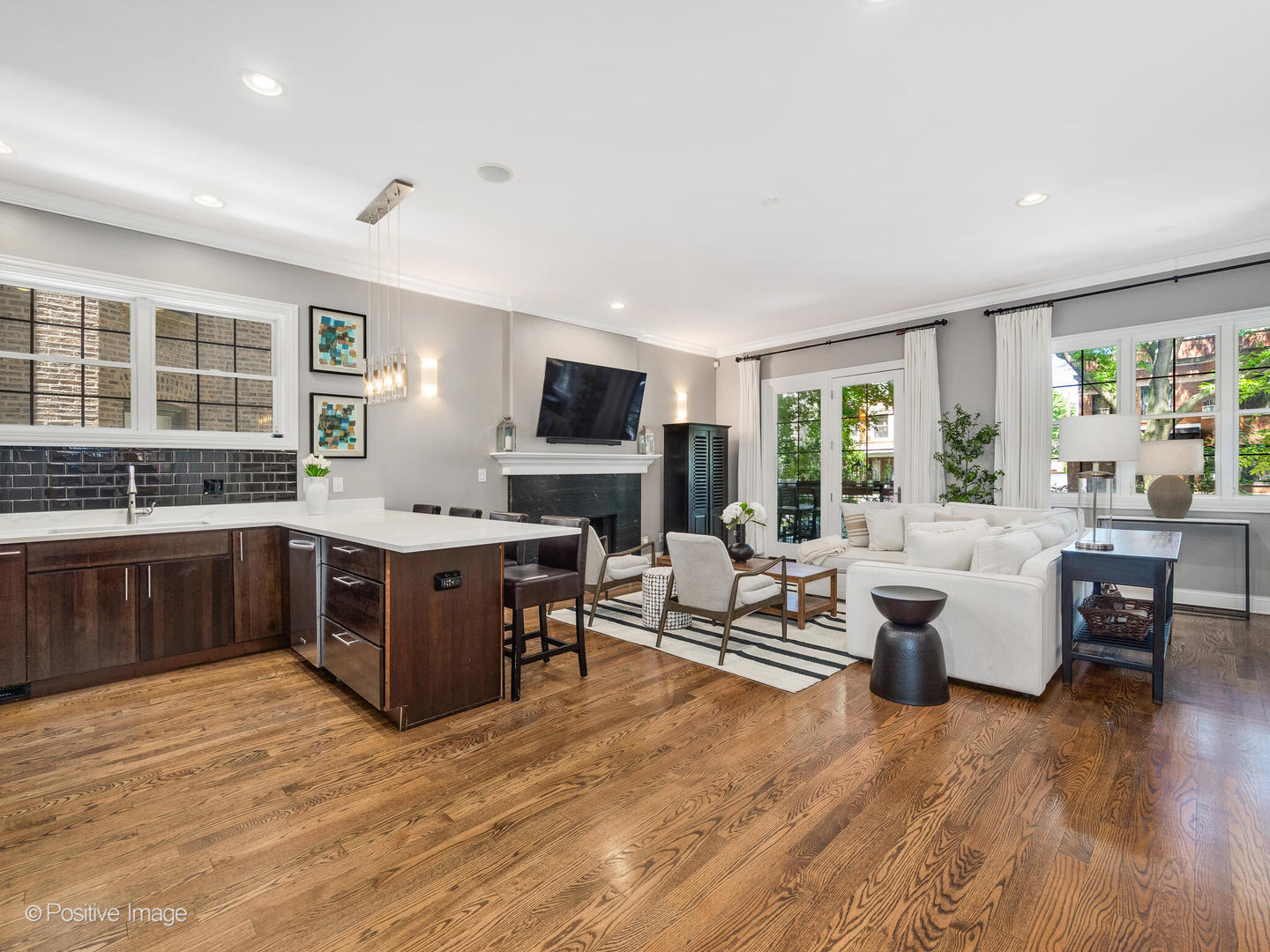 1313 W Carmen Avenue Unit: 1N