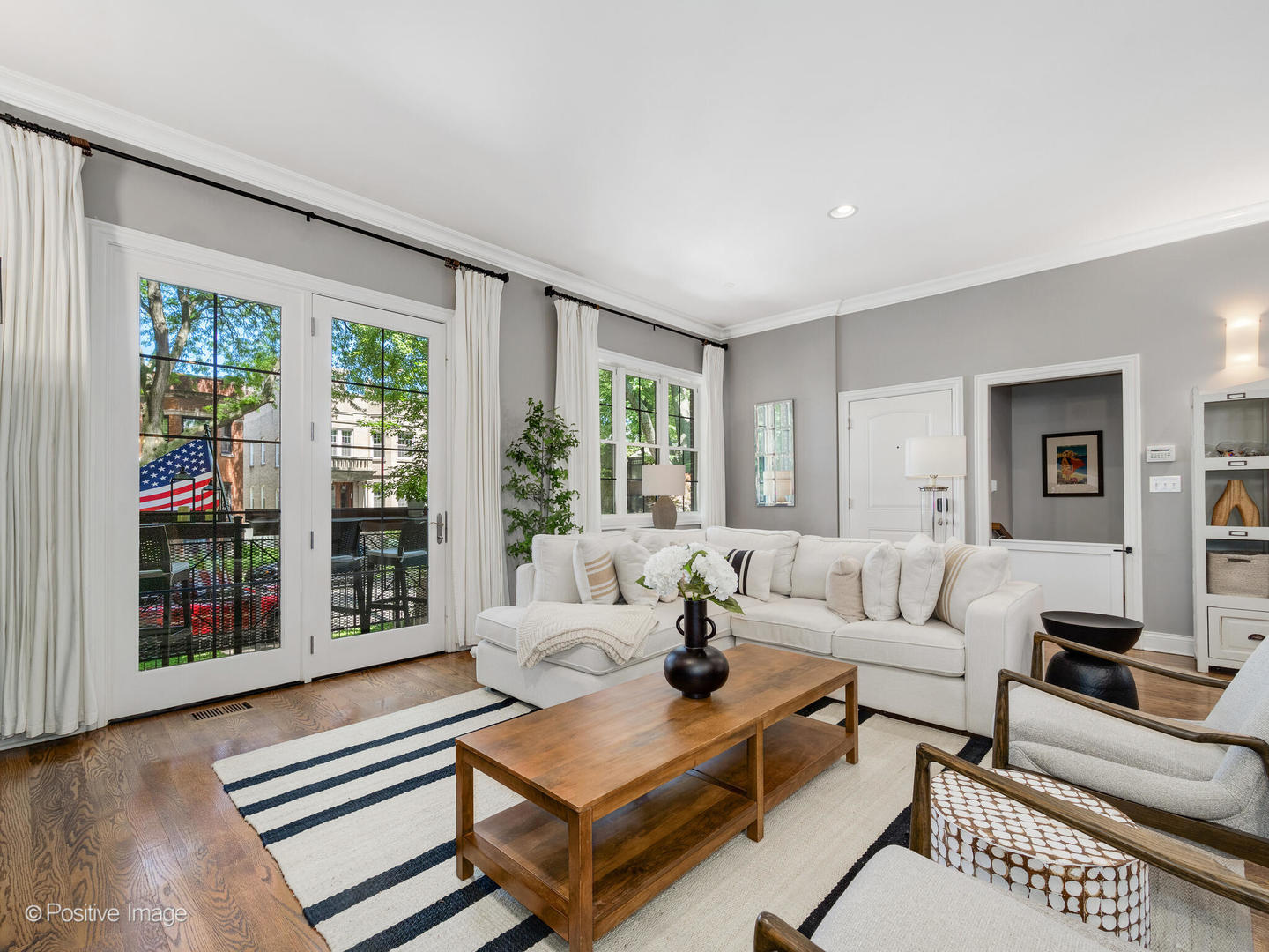 1313 W Carmen Avenue Unit: 1N