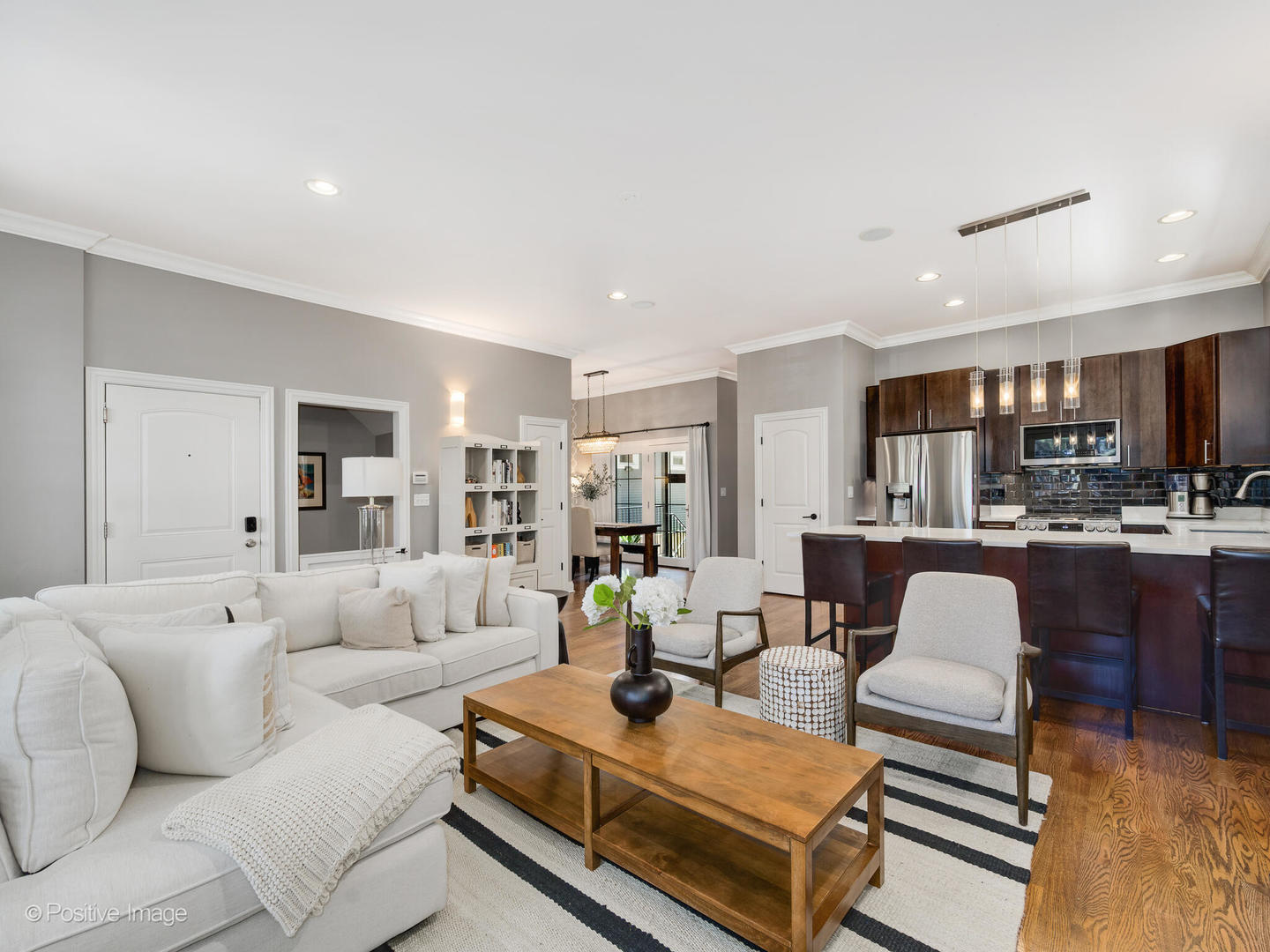 1313 W Carmen Avenue Unit: 1N
