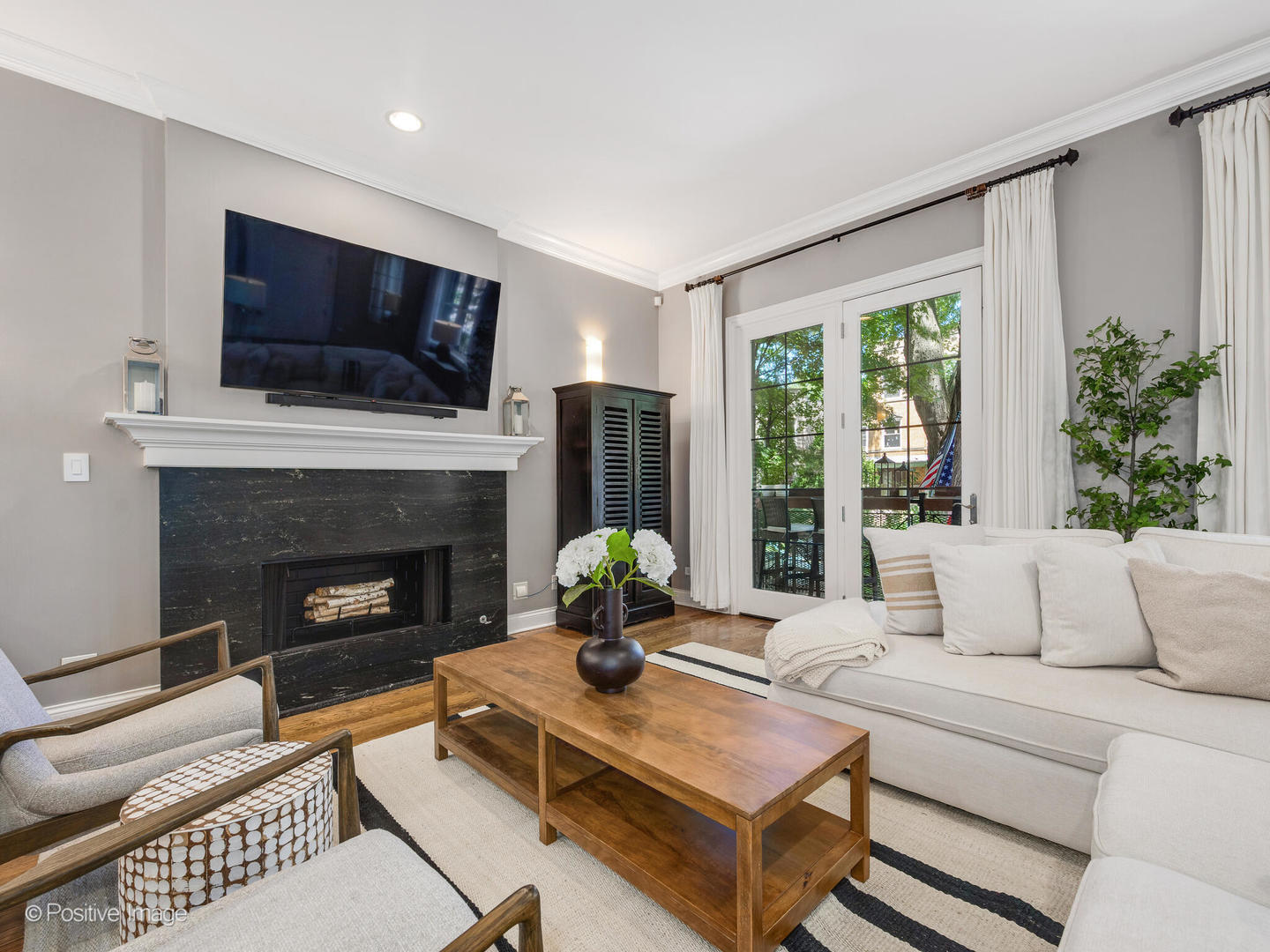 1313 W Carmen Avenue Unit: 1N