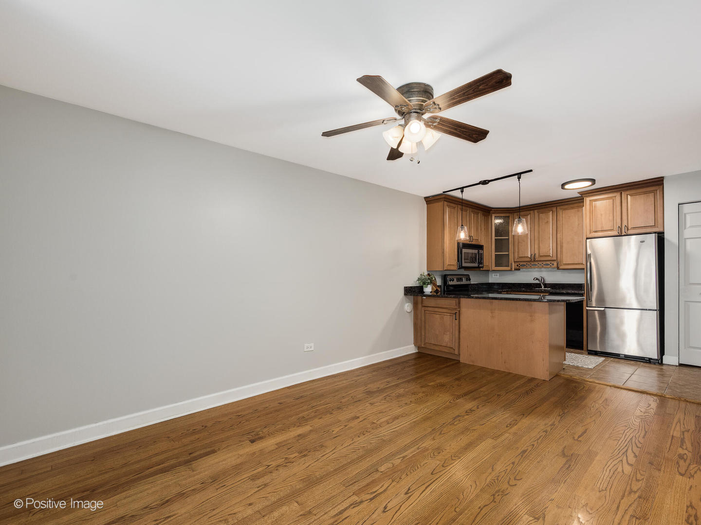 420 W Aldine Avenue Unit: 401