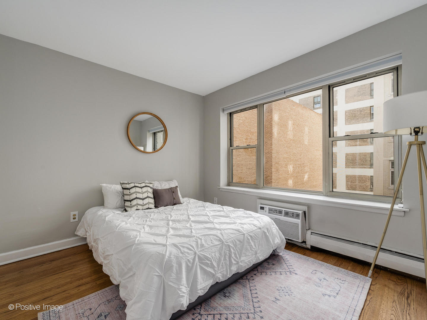 420 W Aldine Avenue Unit: 401