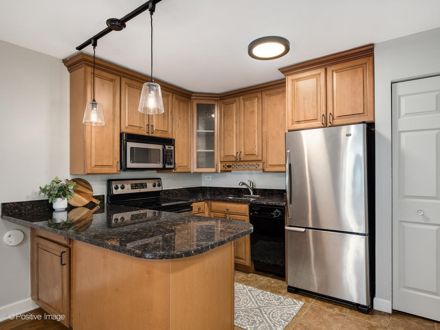 420 W Aldine Avenue Unit: 401