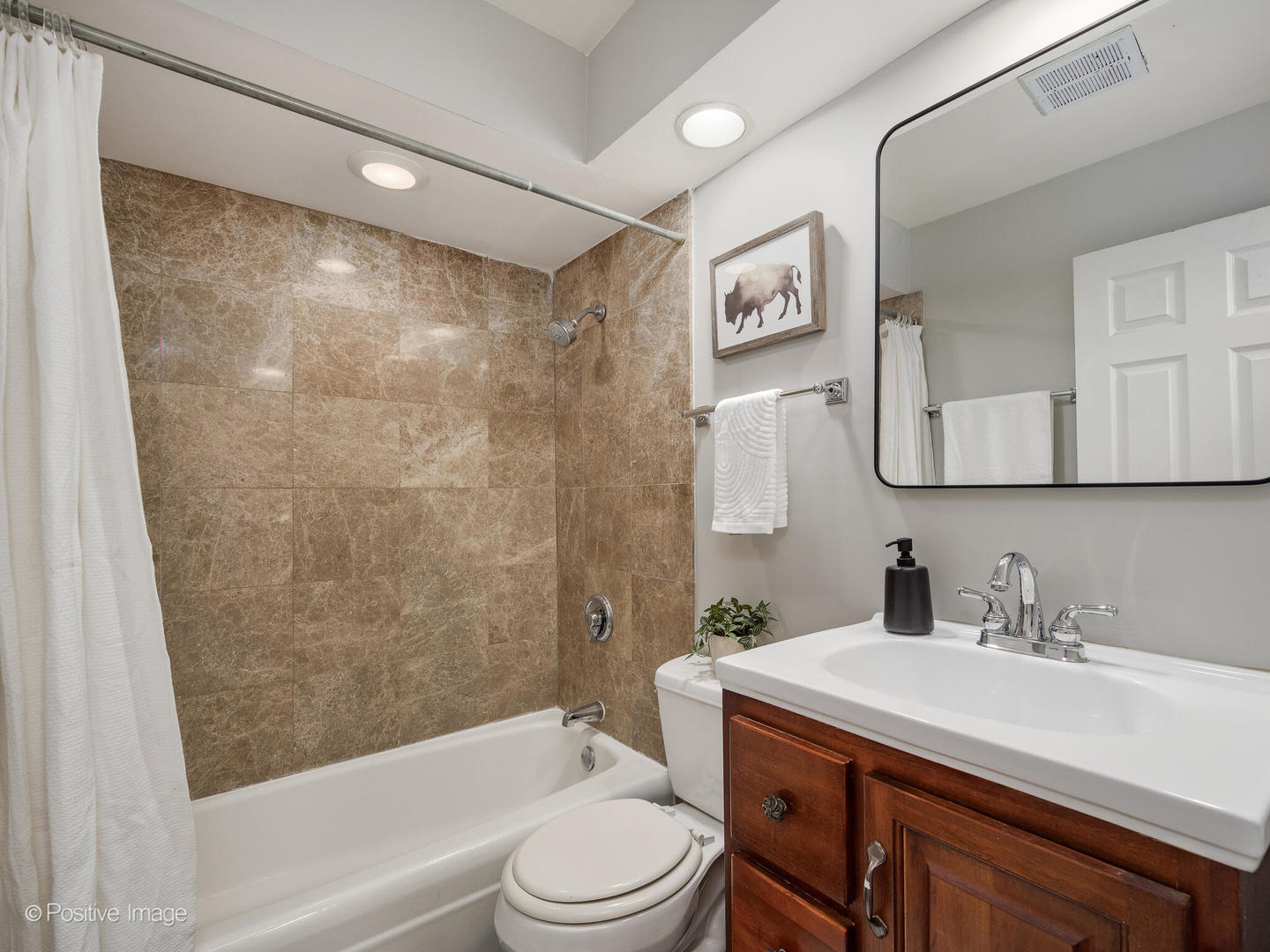 420 W Aldine Avenue Unit: 401