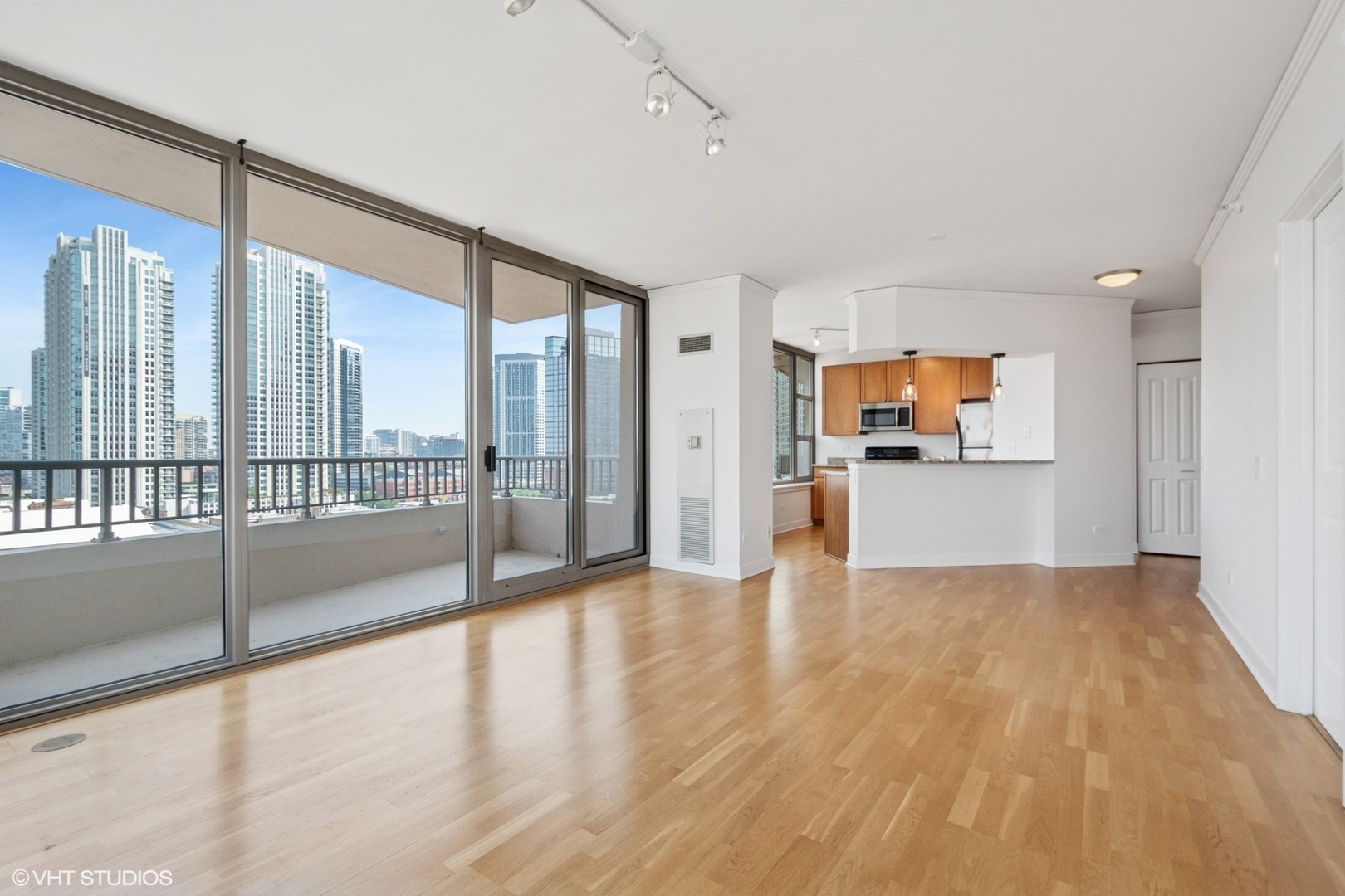 200 N Jefferson Street Unit: 1304