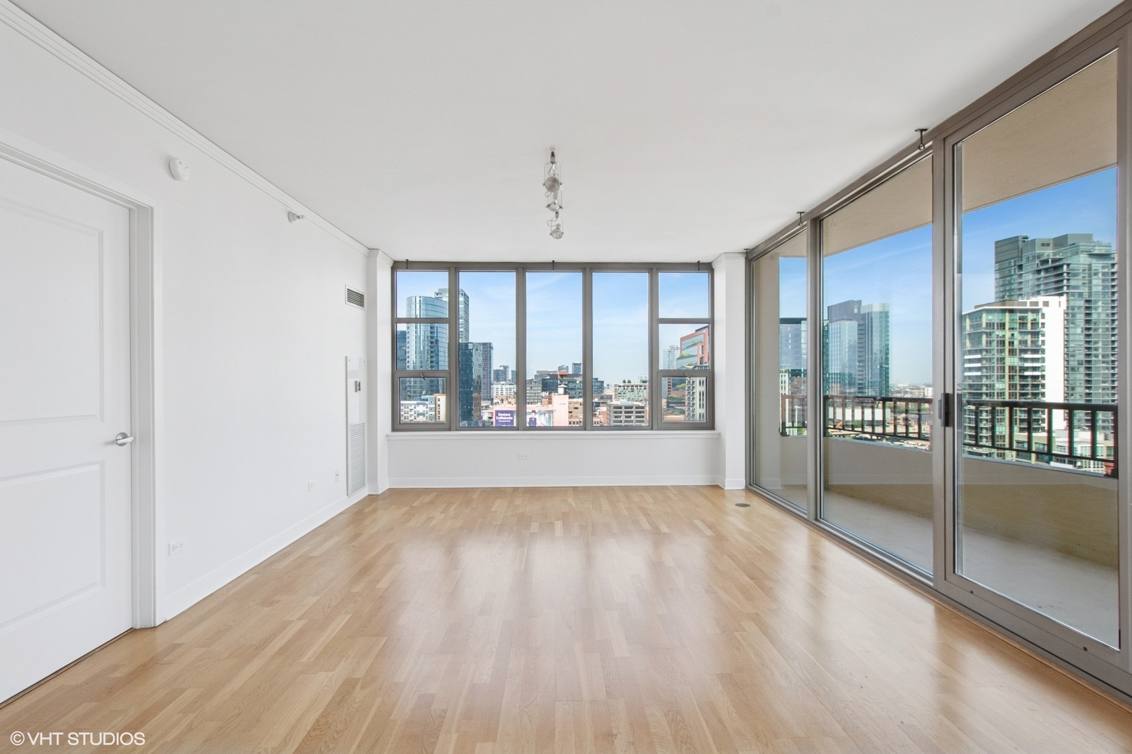 200 N Jefferson Street Unit: 1304