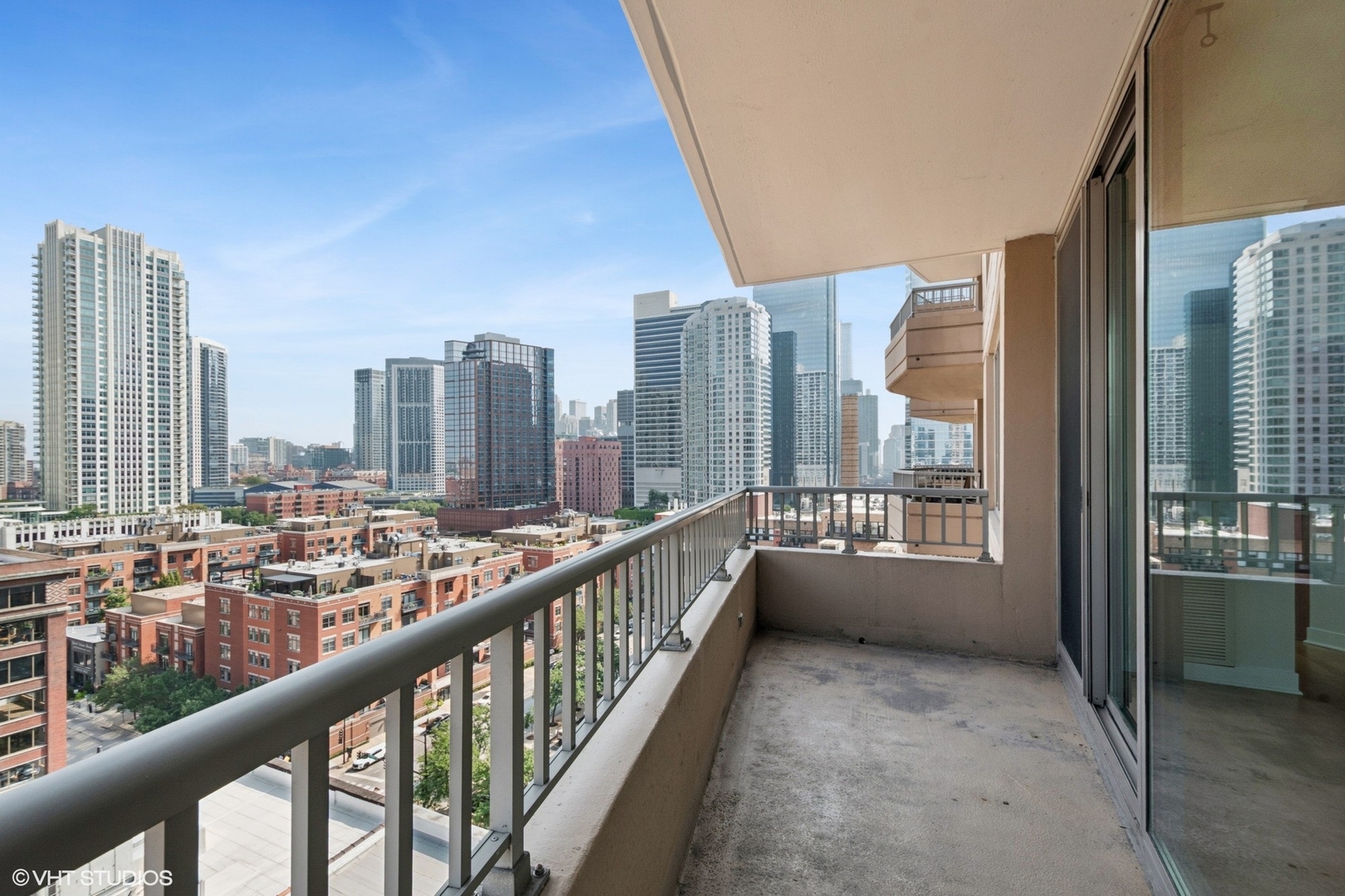 200 N Jefferson Street Unit: 1304